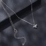 Ezüst nyaklánc virágmedállal