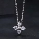 Ezüst nyaklánc virágmedállal