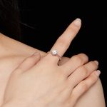 Ezüst női eljegyzési gyűrű kristállyal, 6-os méret