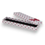 Ékszerdoboz kartonból nyaklánc, karlánc, bokalánc részére, szíves, masnis, fehér