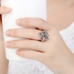 Silberring mit Blattmuster, 8