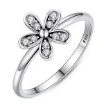 Steinring mit Blumenmuster, 7