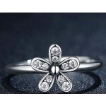 Steinring mit Blumenmuster, 7