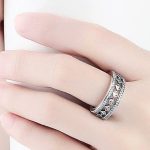 Silberring mit Rautensteinen, 6