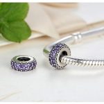  Silberner Ringanhänger, verziert mit Kristallsteinen, lila