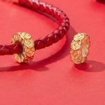 Ezüst charm (925) virágokkal, aranyszínben