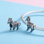 Ezüst charm, zebra