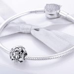 Ezüst charm, virág