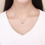 Ezüst charm, százszorszép