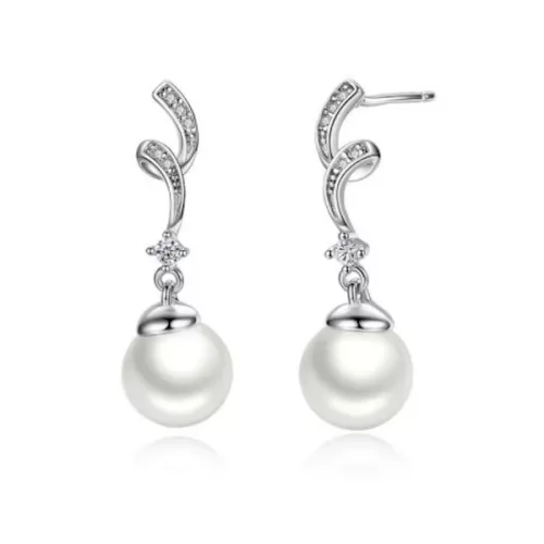 Ezüst fülbevaló gyönggyel, vintage stílusban