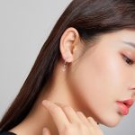 Ezüst fülbevaló csepp alakú kristállyal, rózsaszín