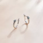 Ezüst fülbevaló, kígyó