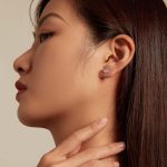 Ezüst fülbevaló holdkővel, rózsaszín