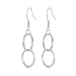 Ezüst fülbevaló karikákkal
