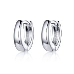 Ezüst karikafülbevaló modern stílusban