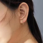 Ezüst karika-fülbevaló aranyszínben