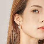 Ezüst fülbevaló kristályos szívvel