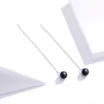 Ezüst fülbevaló achátgyönggyel, fekete