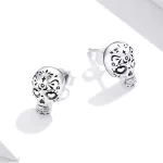 Ezüst fülbevaló, koponya