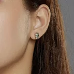 Ezüst fülbevaló, koponya