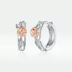 Ezüst fülbevaló rózsával