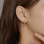 Ezüst fülbevaló, hullámos