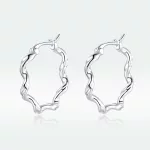 Ezüst fülbevaló, hullámos