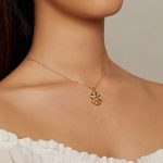 Ezüst nyaklánc életfamedállal, aranyszínű