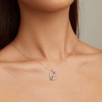 Ezüst női nyaklánc, macska csillaggal és holddal