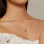 Ezüst női nyaklánc, macska szívvel