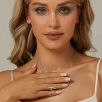 Ezüst nyaklánc repülőgépmedállal