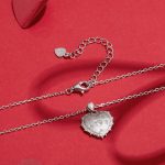 Ezüst női nyaklánc szívmedállal