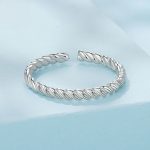 Ezüstgyűrű csavart mintával