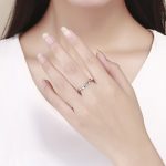 Ezüstgyűrű mancsnyomokkal, 8-as méret