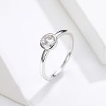 Ezüstgyűrű kristállyal, 7-es méret