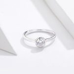 Ezüstgyűrű kristállyal, 8-as méret