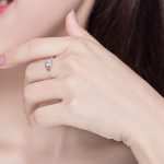 Ezüstgyűrű kristállyal, 6-os méret