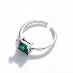 Ezüstgyűrű zöld kristállyal