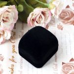  Schwarze Schmuckschatulle aus Kunststoff